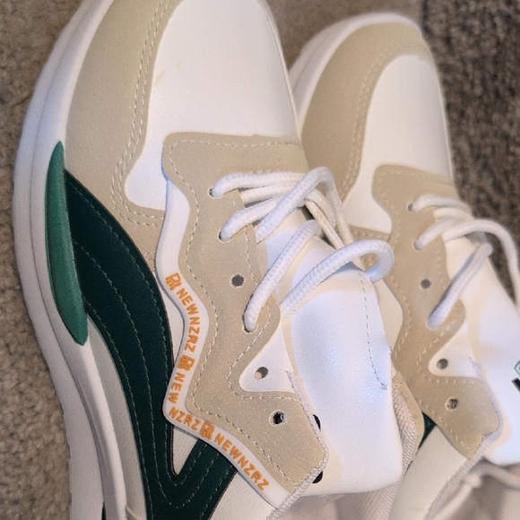 Other - Size 39 Fits Like A Mens 7 Or A Women's 9.         White and Green Sneakers